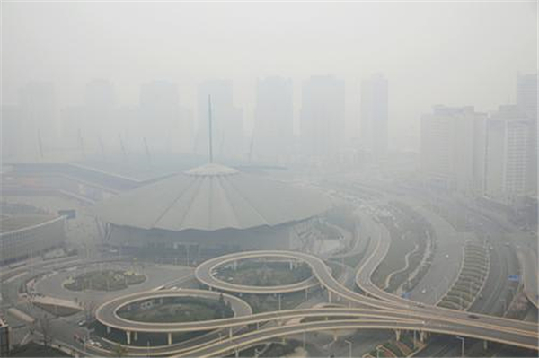 鄭州啟動重污染天氣橙色預(yù)警，十一前的天有點“灰”